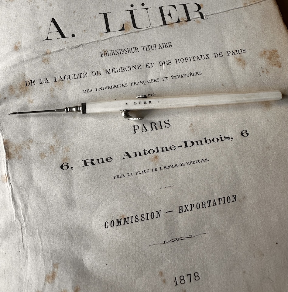 Maison Lüer á Paris, fragment of the catalogue
