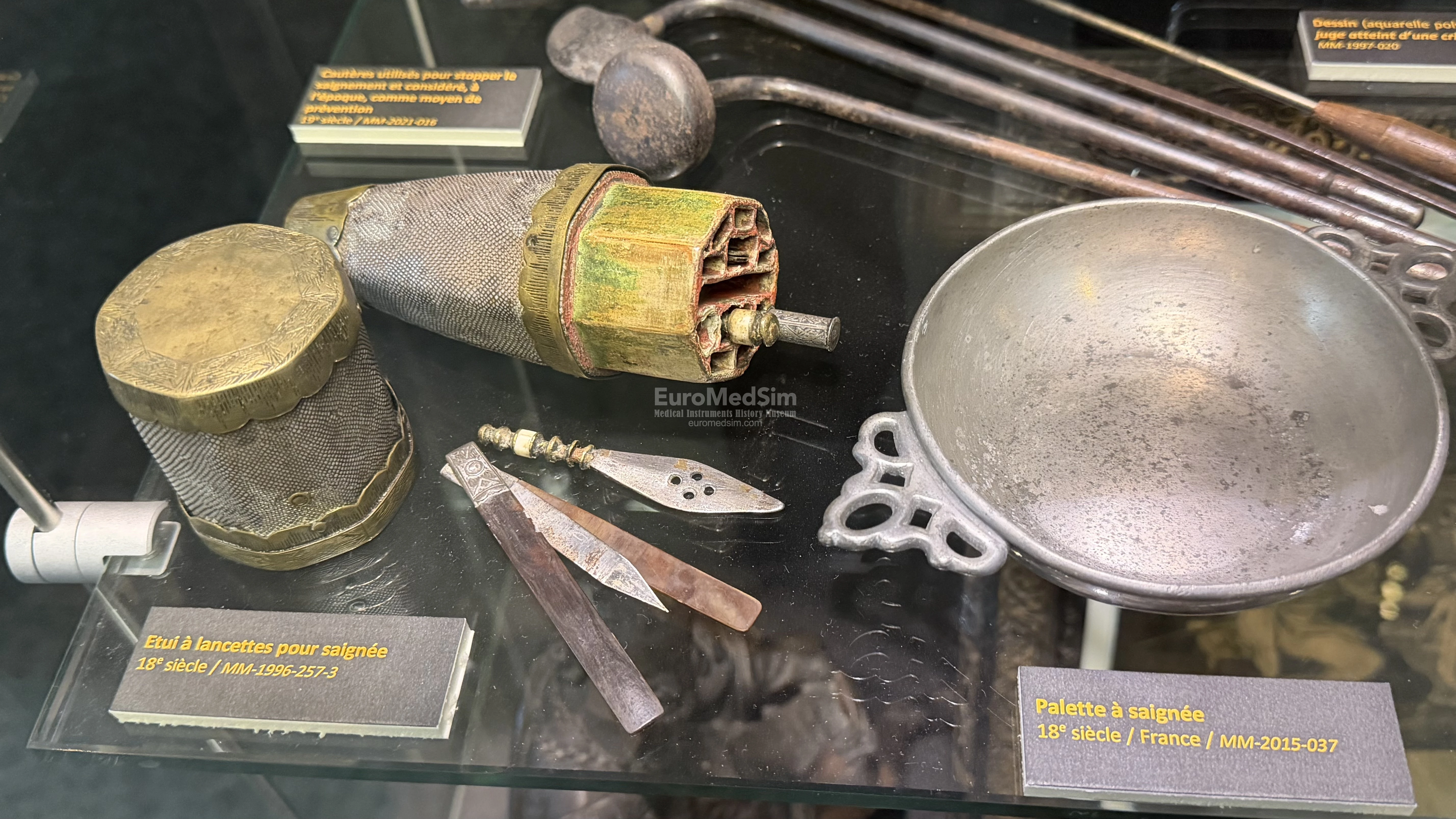 Box with a set of lancets for bloodletting, 18th century. The Museum of Medicine, Campus Erasme of the Free University of Brussels