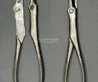 The bone pliers (marked CHARRIÉRE Á PARIS), detachable