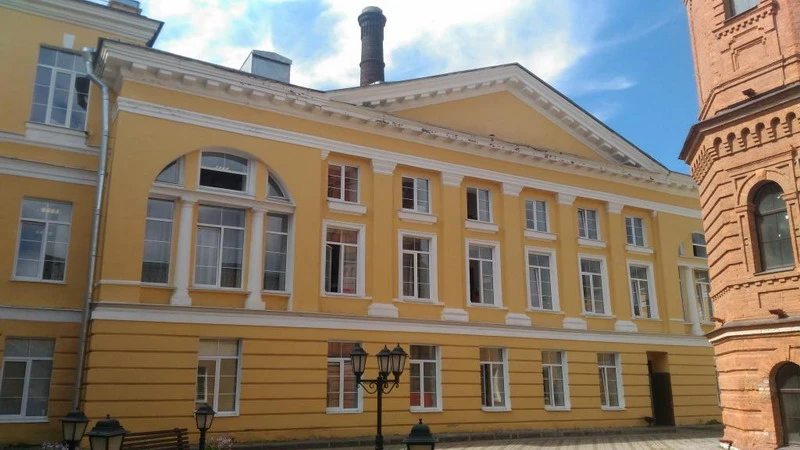 Krasnogvardeets Medical Instruments Plant in Leningrad / St-Petersburg. Building at Instrumentalnaya Str. 3K. Source: https://www.citywalls.ru/house1338.html, Photo by Vesug