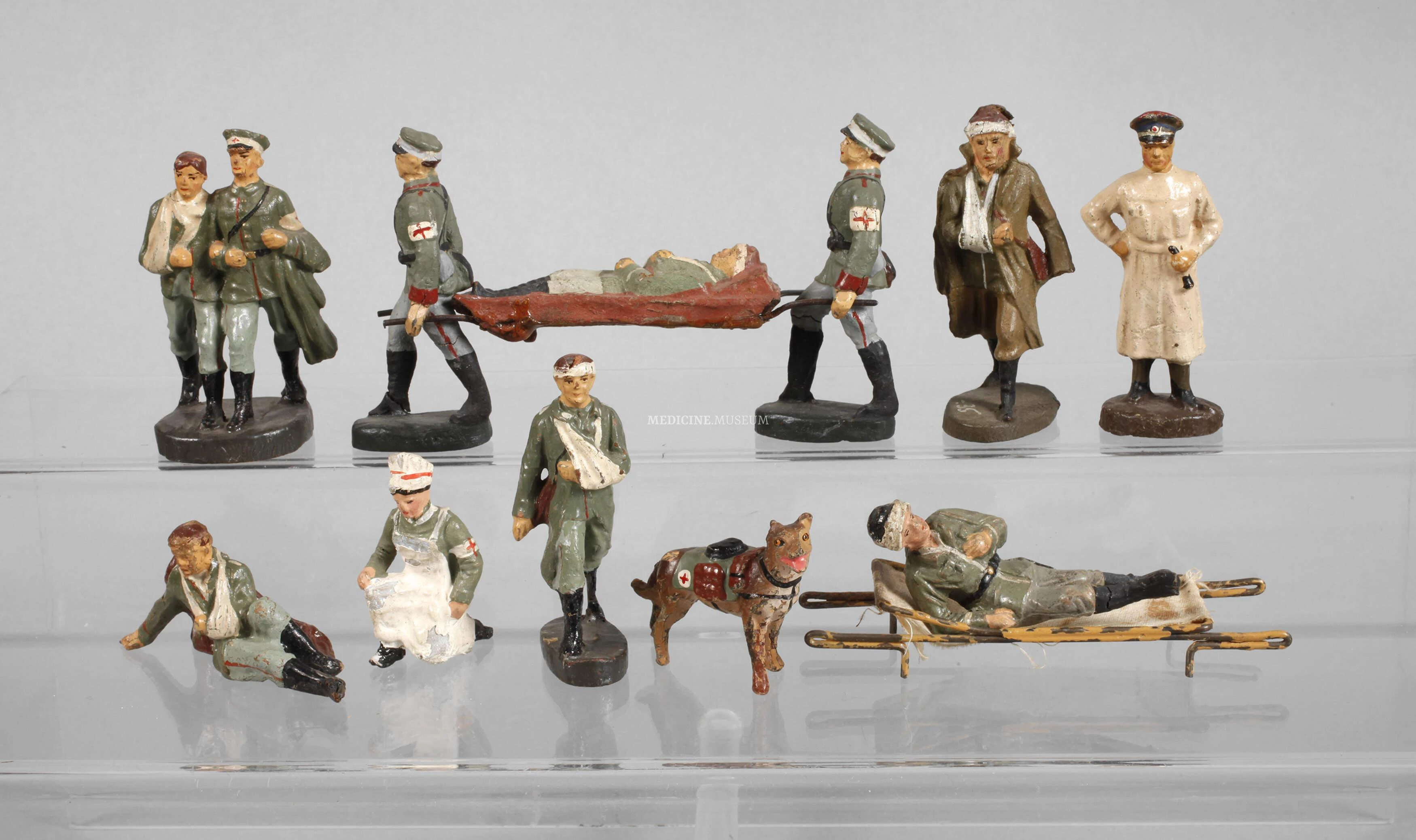 Elastolin toy figures - soldiers, nurses, paramedics and military surgeons. O. und M. Hausser, West Germany
