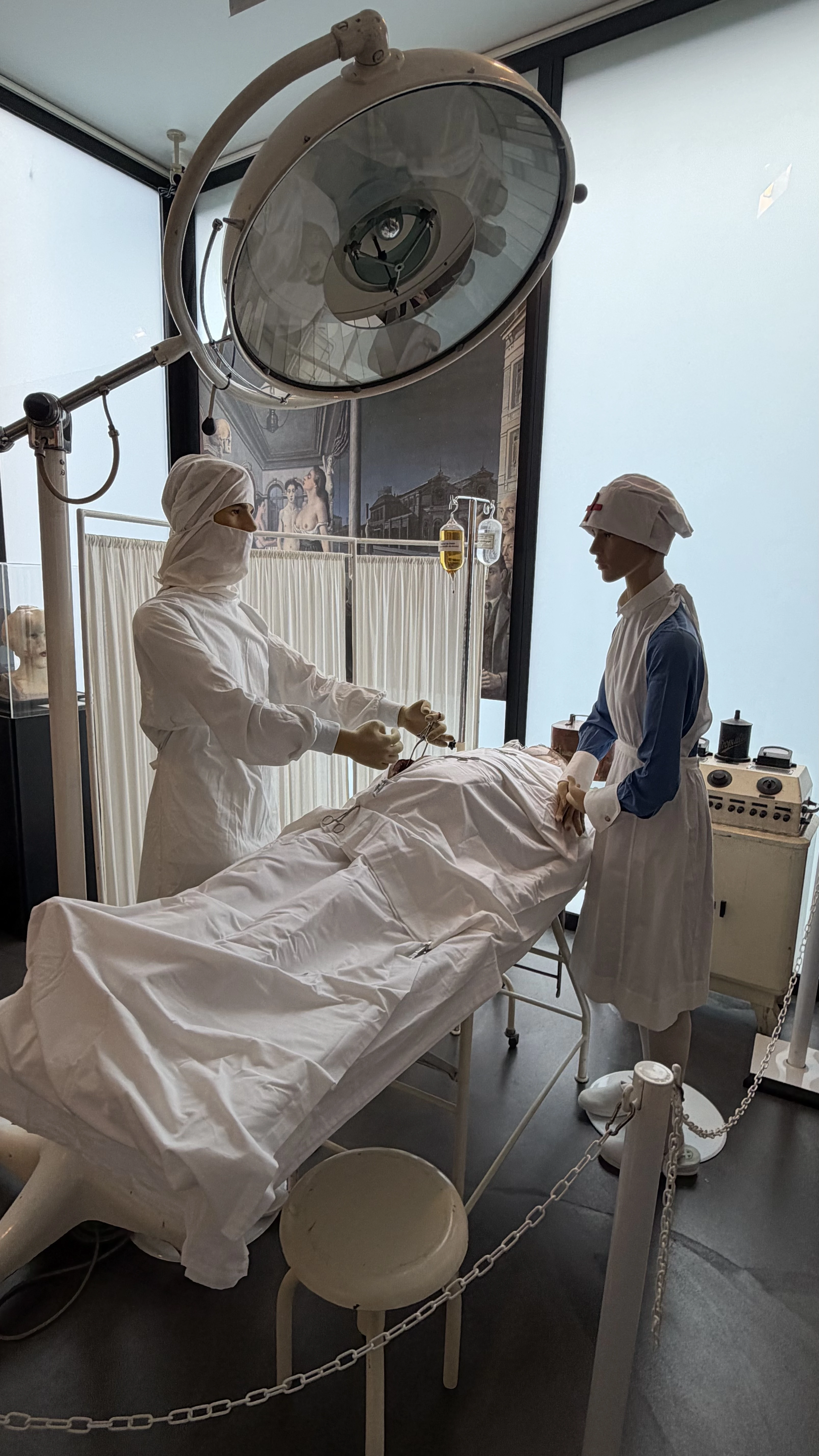 Operation Room at ca. middle of XX century. Museum of Medicine of Brussels