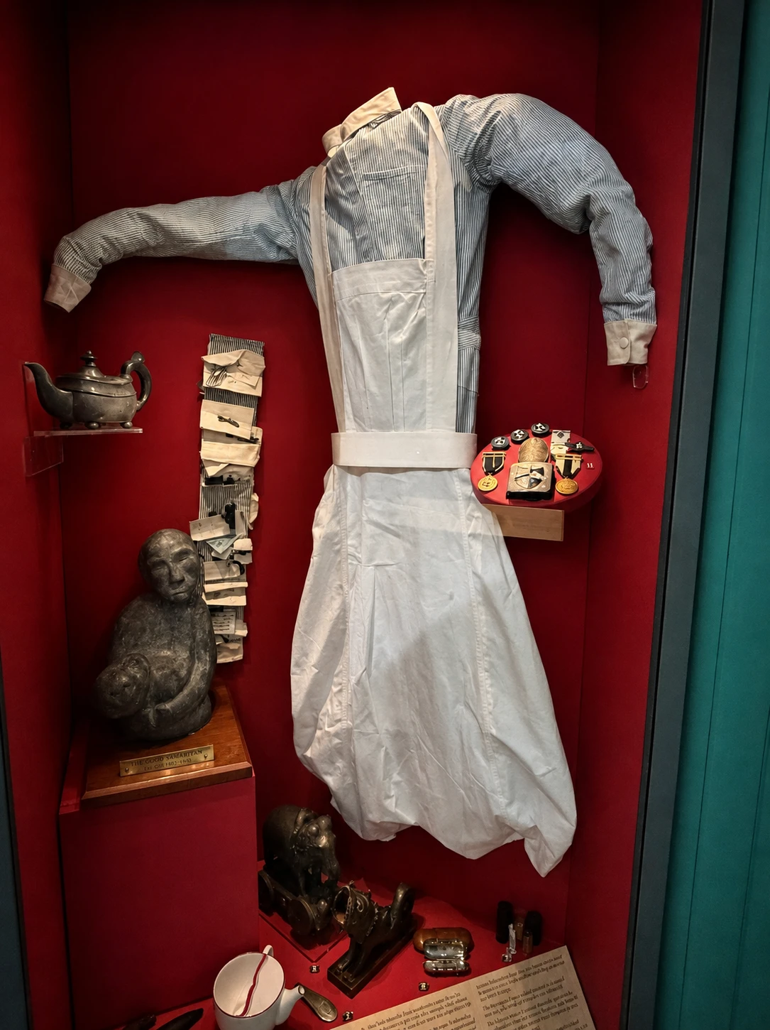 Nurses cloths. St Bartholomew's Hospital Museum
